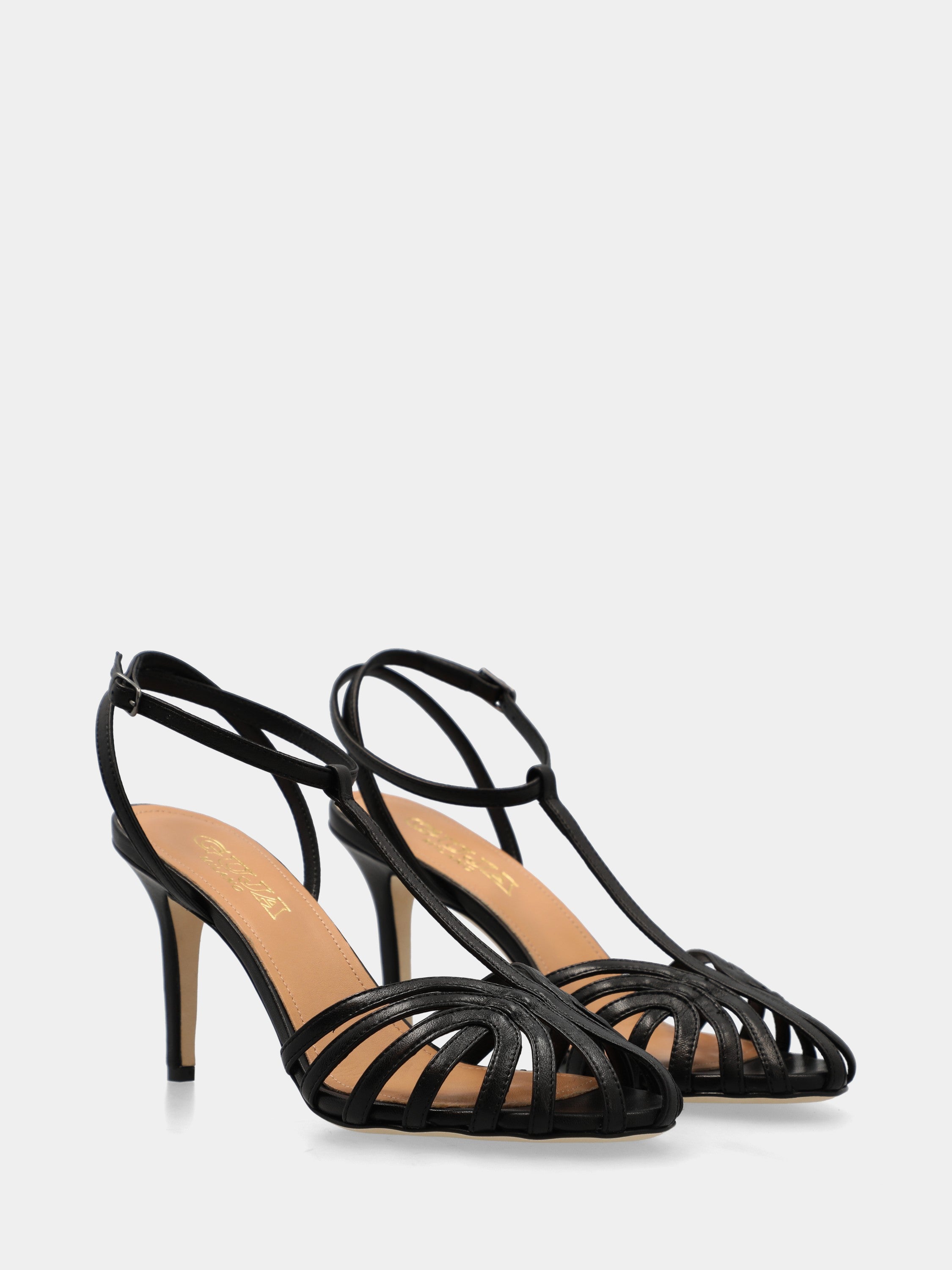 T-Riemchen-Sandalette aus schwarzem Nappaleder mit geschwungenen Riemchen und Stilettoabsatz