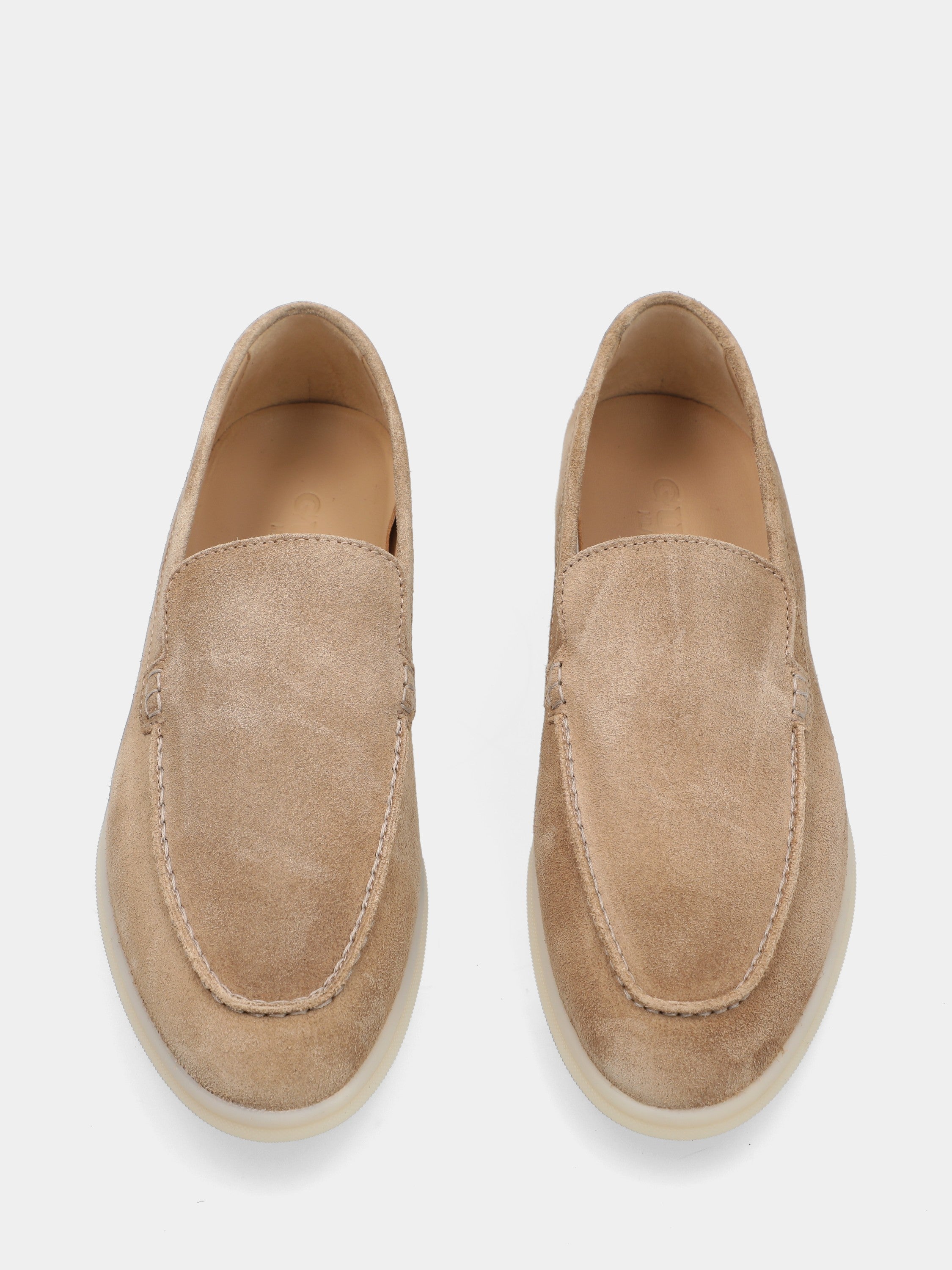 Mocassin en suède beige avec semelle boîte