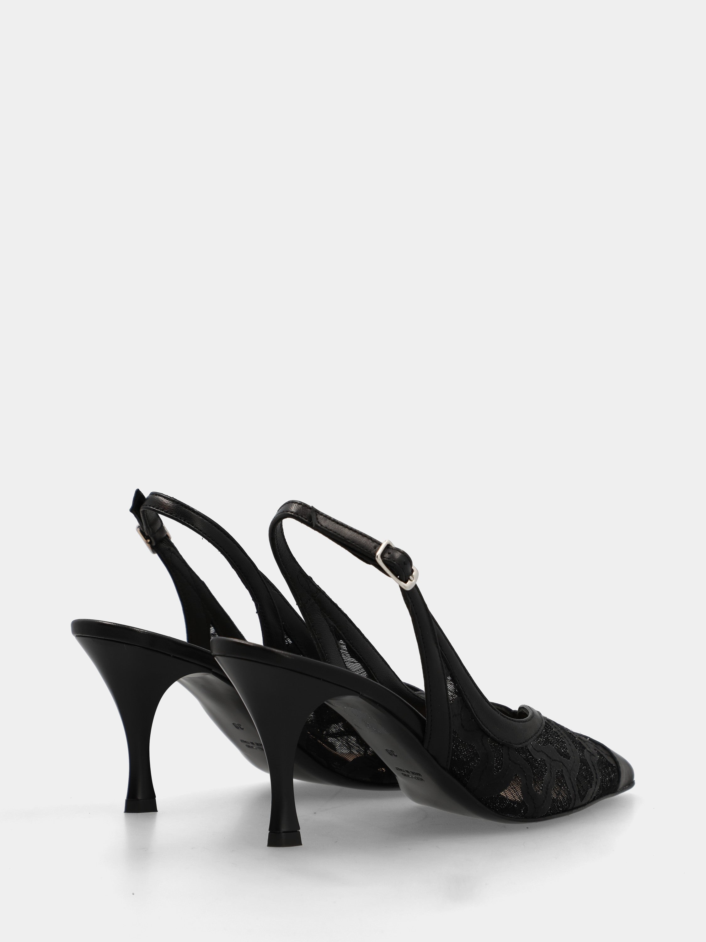 Slingback in nappa nera con ricami e punta sfilata