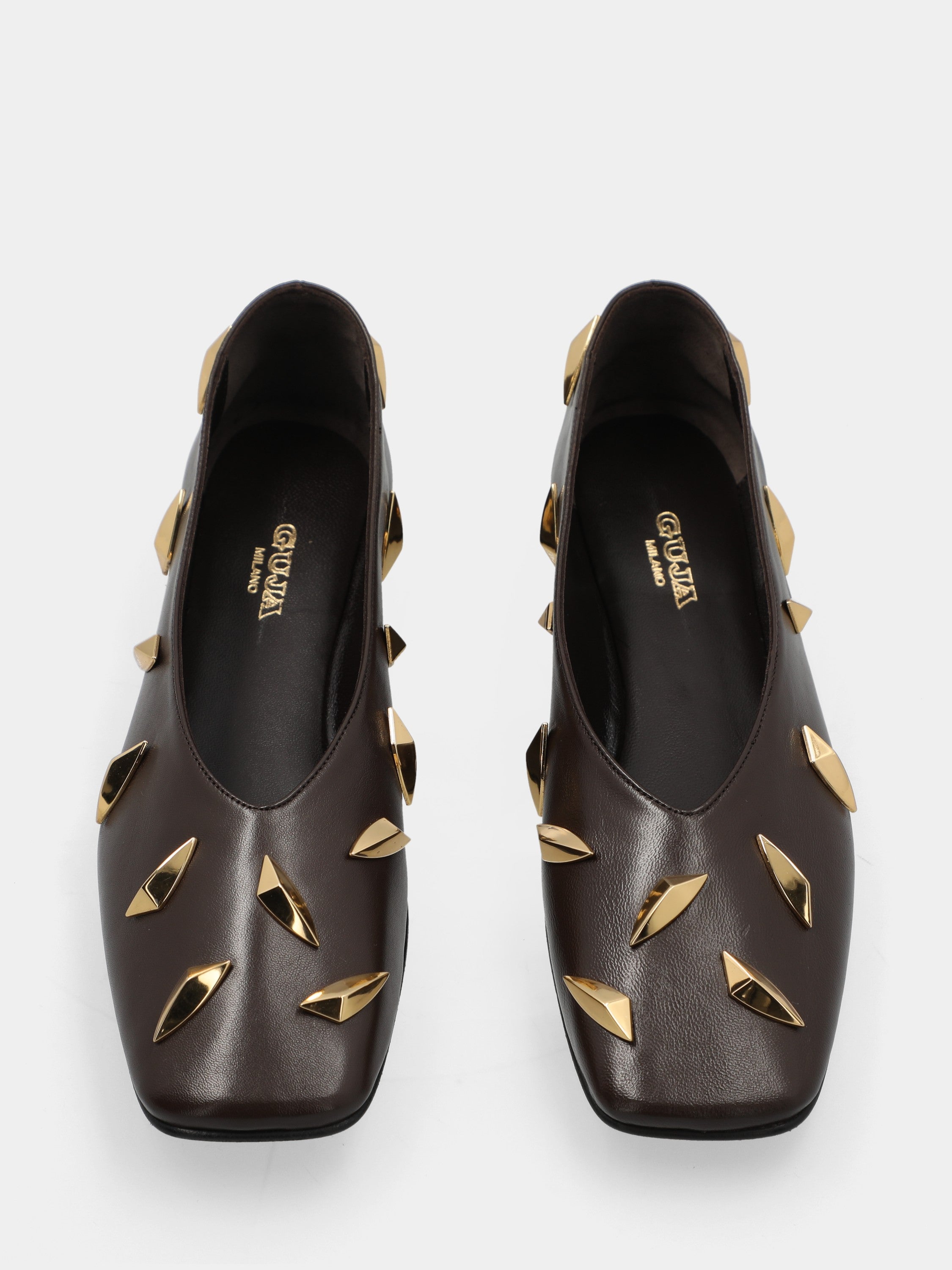 Ballerina in nappa testa di moro con borchie a schegge e punta quadrata