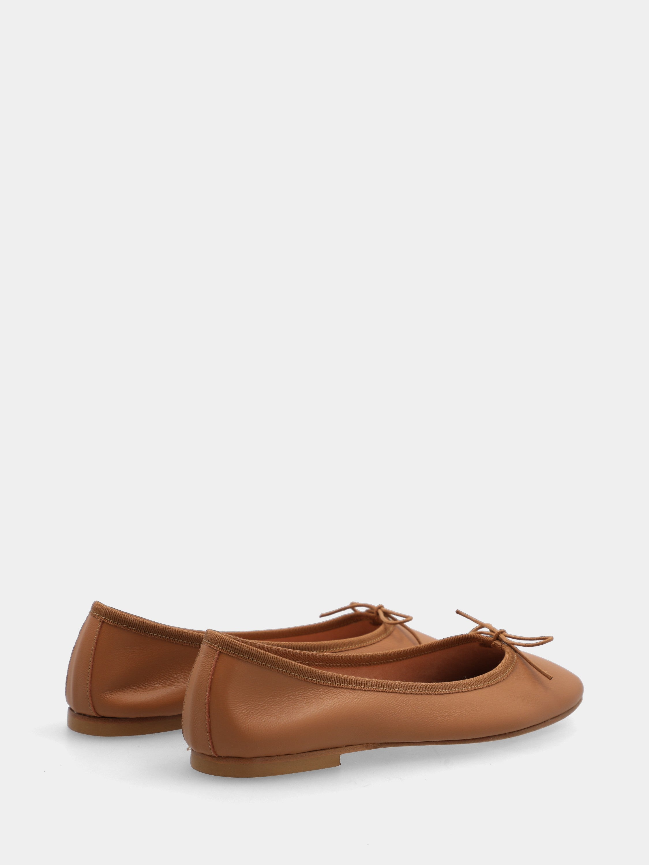 Ballerina in nappa cammello con fiocchetto