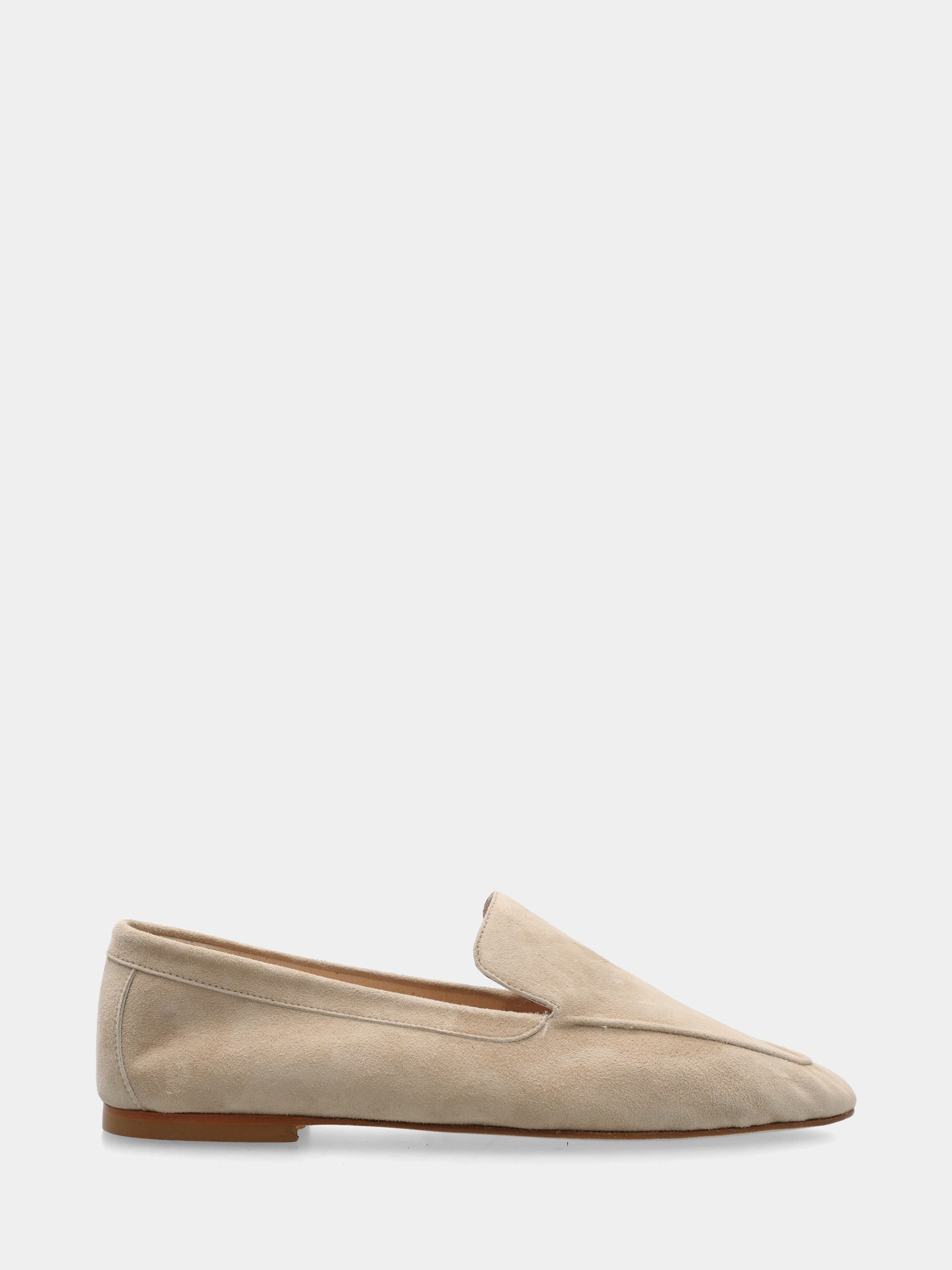 Mocassino in camoscio beige con bordino a vaschetta