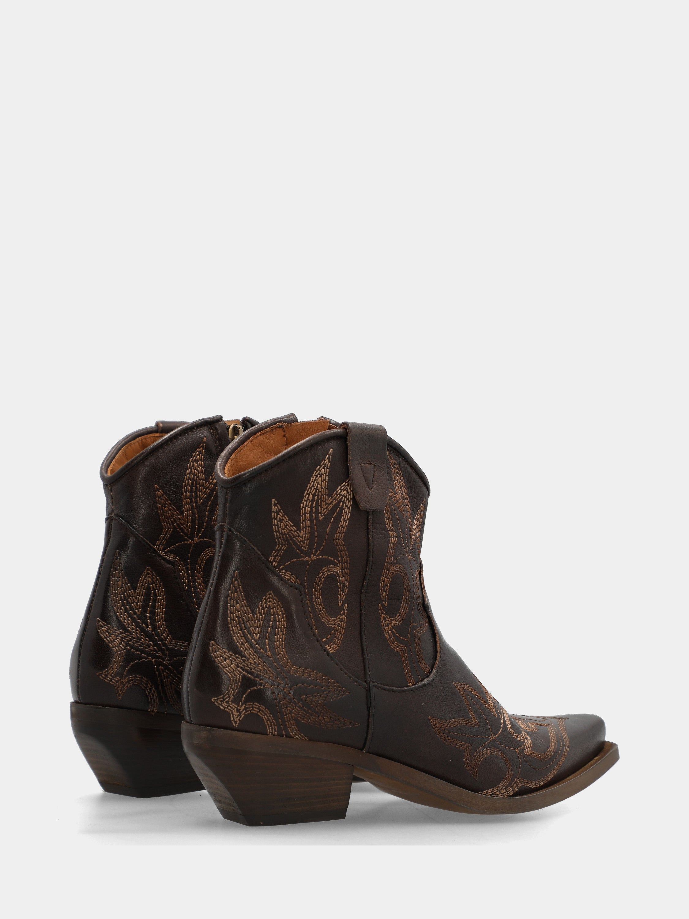 Cowboystiefeletten aus besticktem dunkelbraunem Kalbsleder mit spitzer Schuhspitze