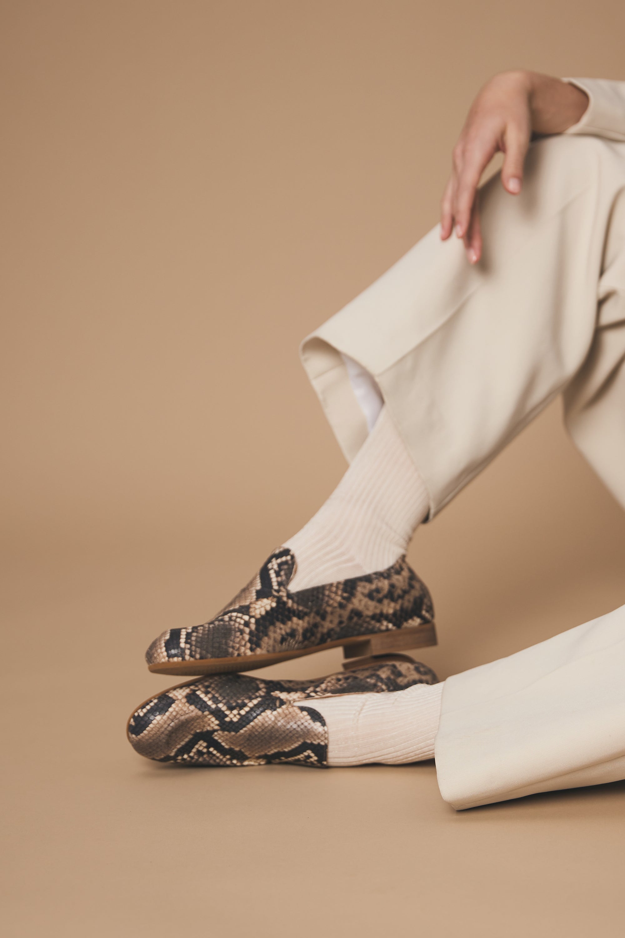 Beige embossed python calfskin loafer