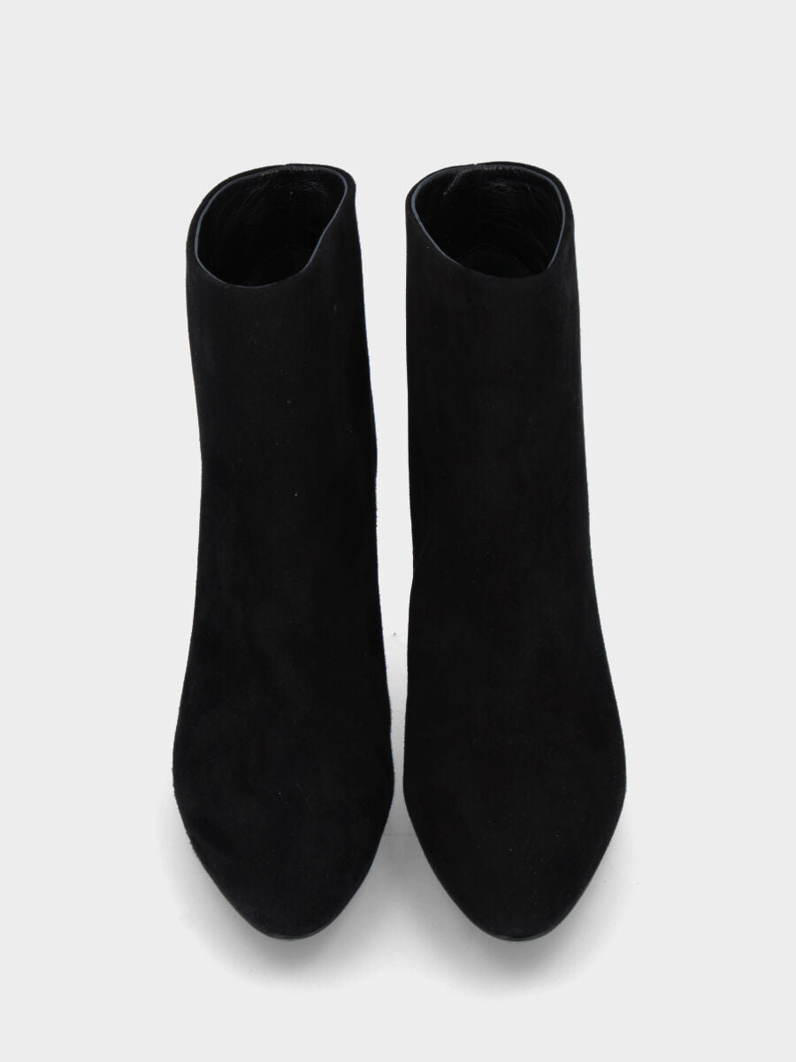 Bottine noire en cuir avec tige asymétrique