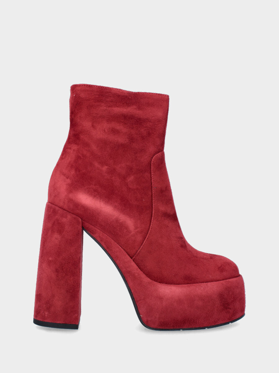 Sandalo monoblocco in vitello rosso con fascia ripiegata