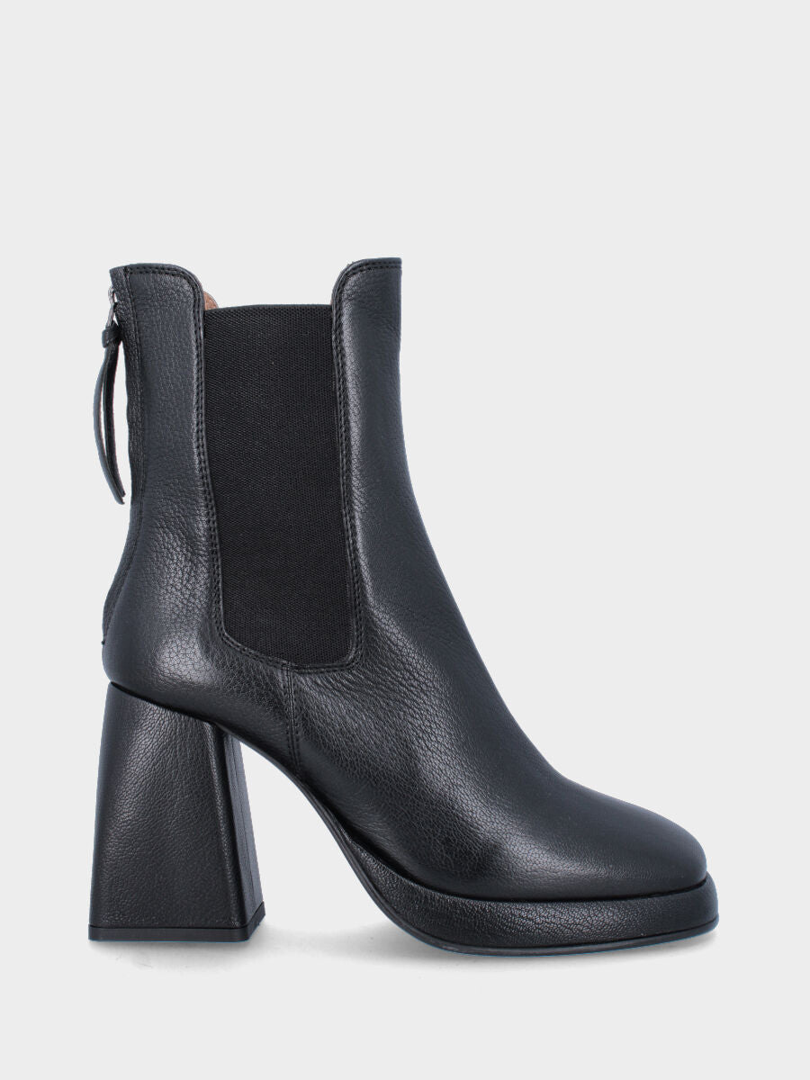 Stivaletto nero in pelle con cerniera posteriore e plateau