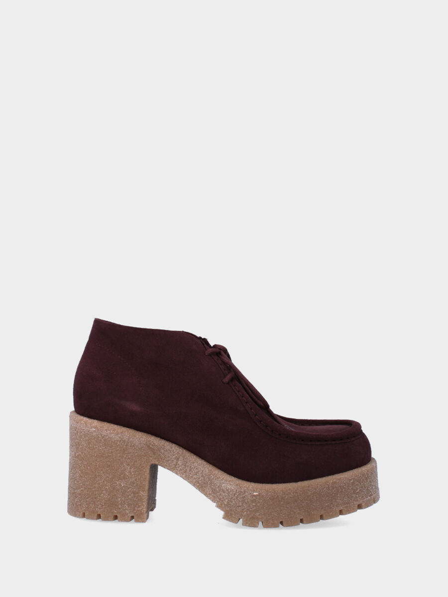 Red leather lace-up with crepe sole and wide heel