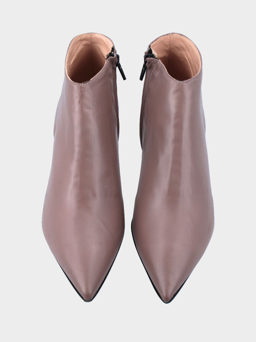 Sandalo monoblocco in vitello rosso con fascia ripiegata