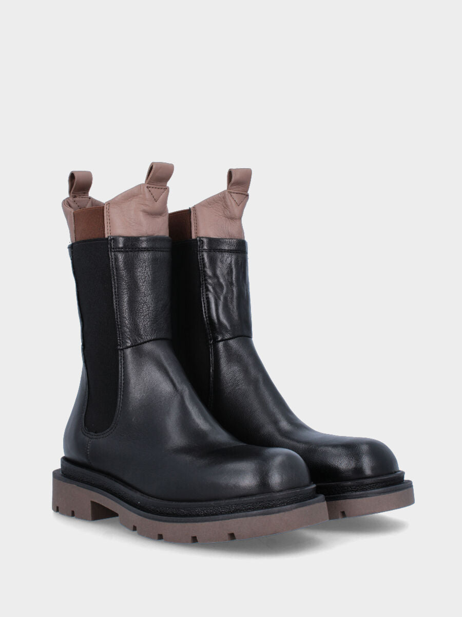 Sandalo monoblocco in vitello rosso con fascia ripiegata