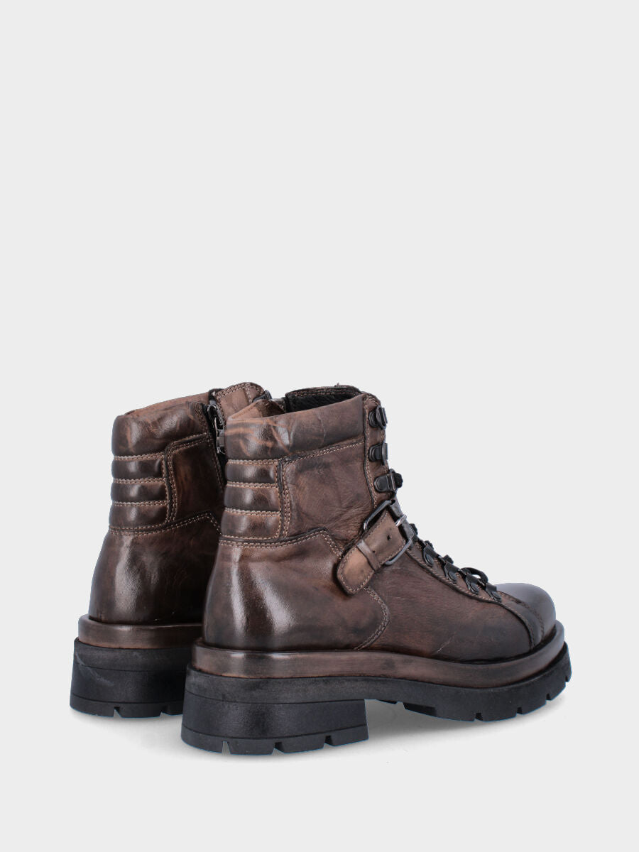 Sandalo monoblocco in vitello rosso con fascia ripiegata