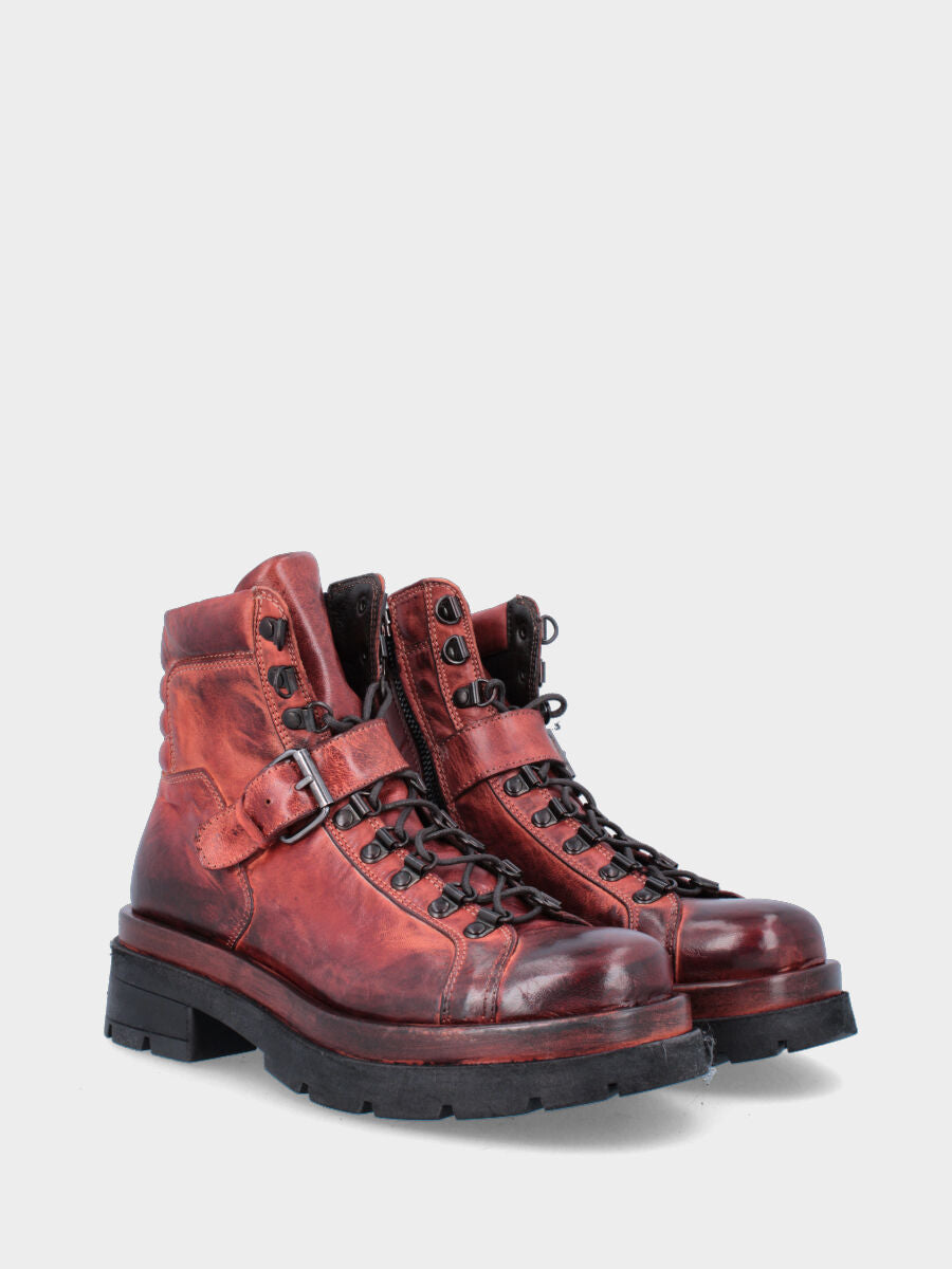 Sandalo monoblocco in vitello rosso con fascia ripiegata
