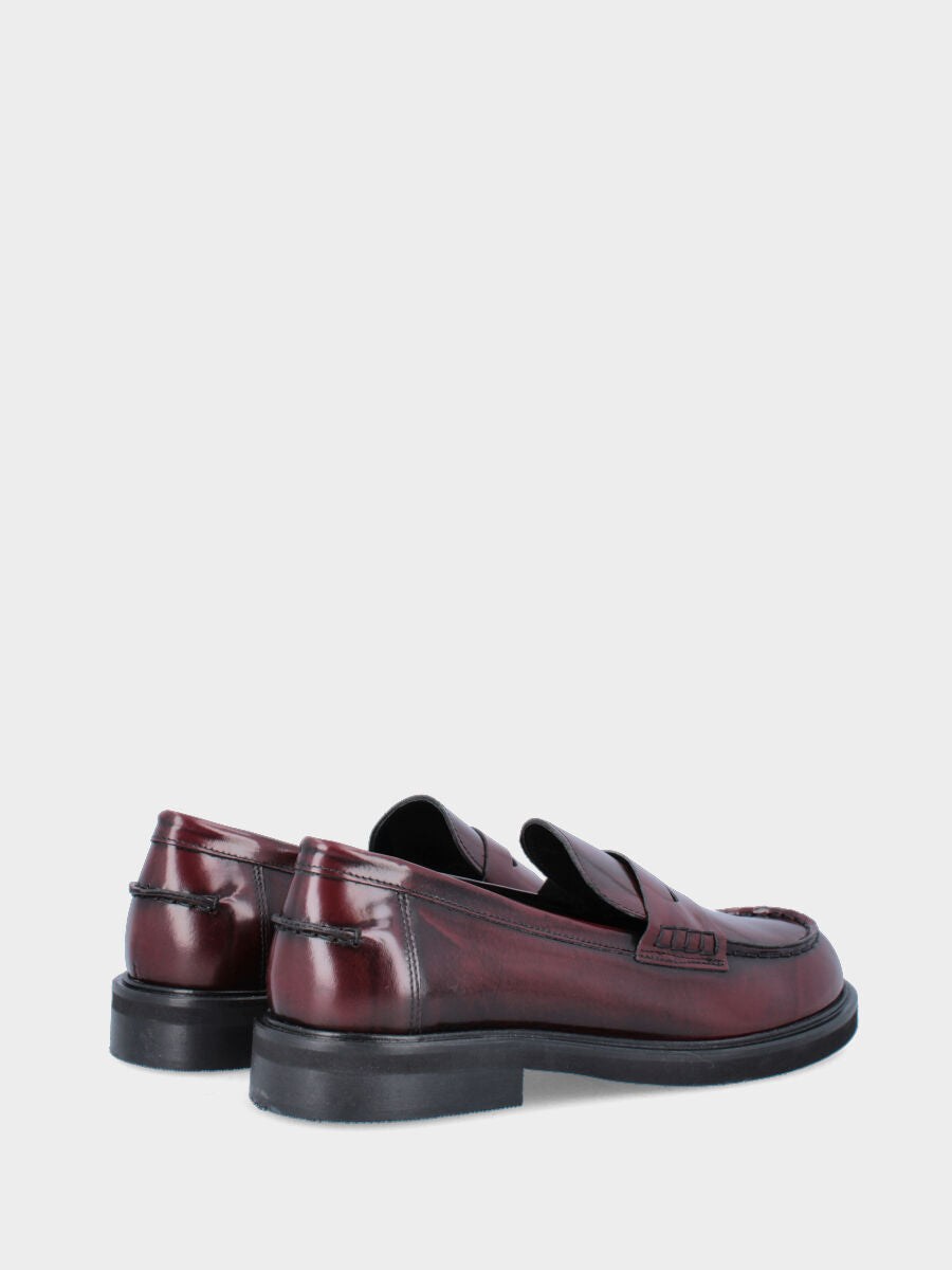 Sandalo monoblocco in vitello rosso con fascia ripiegata