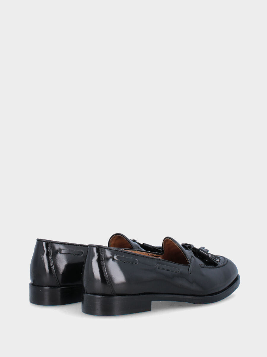 Mocassino nero in pelle con nappine