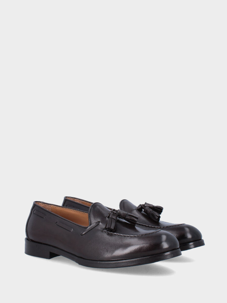 Mocassino marrone in pelle con nappine
