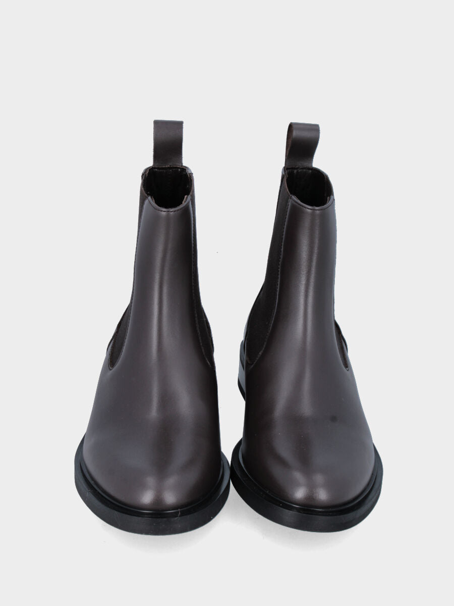 Brown leather round-toe beatle ankle boot