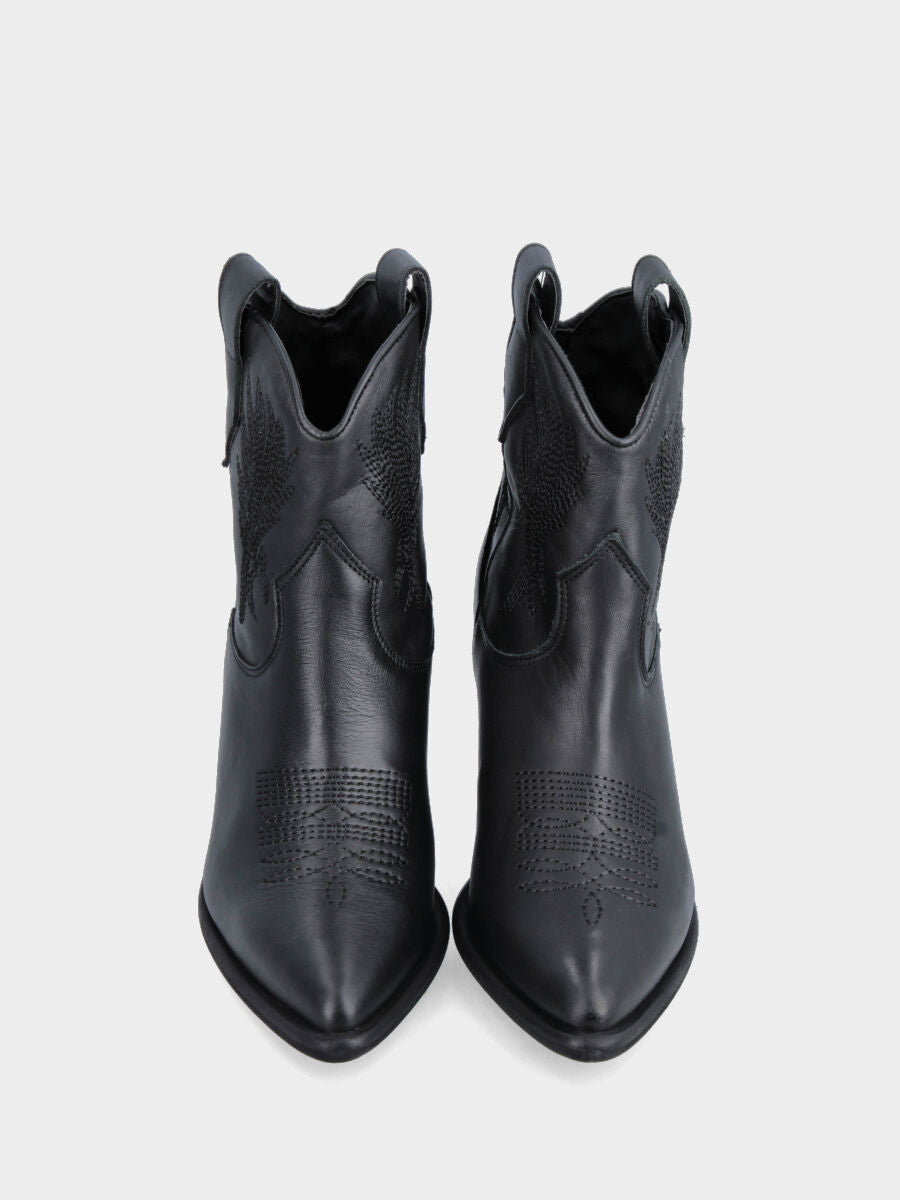 Campero basse noire en cuir avec coutures flambées