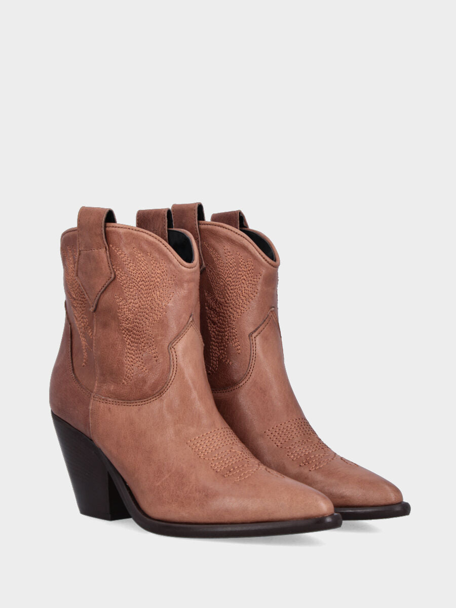 Campero bas beige en cuir avec coutures flambées