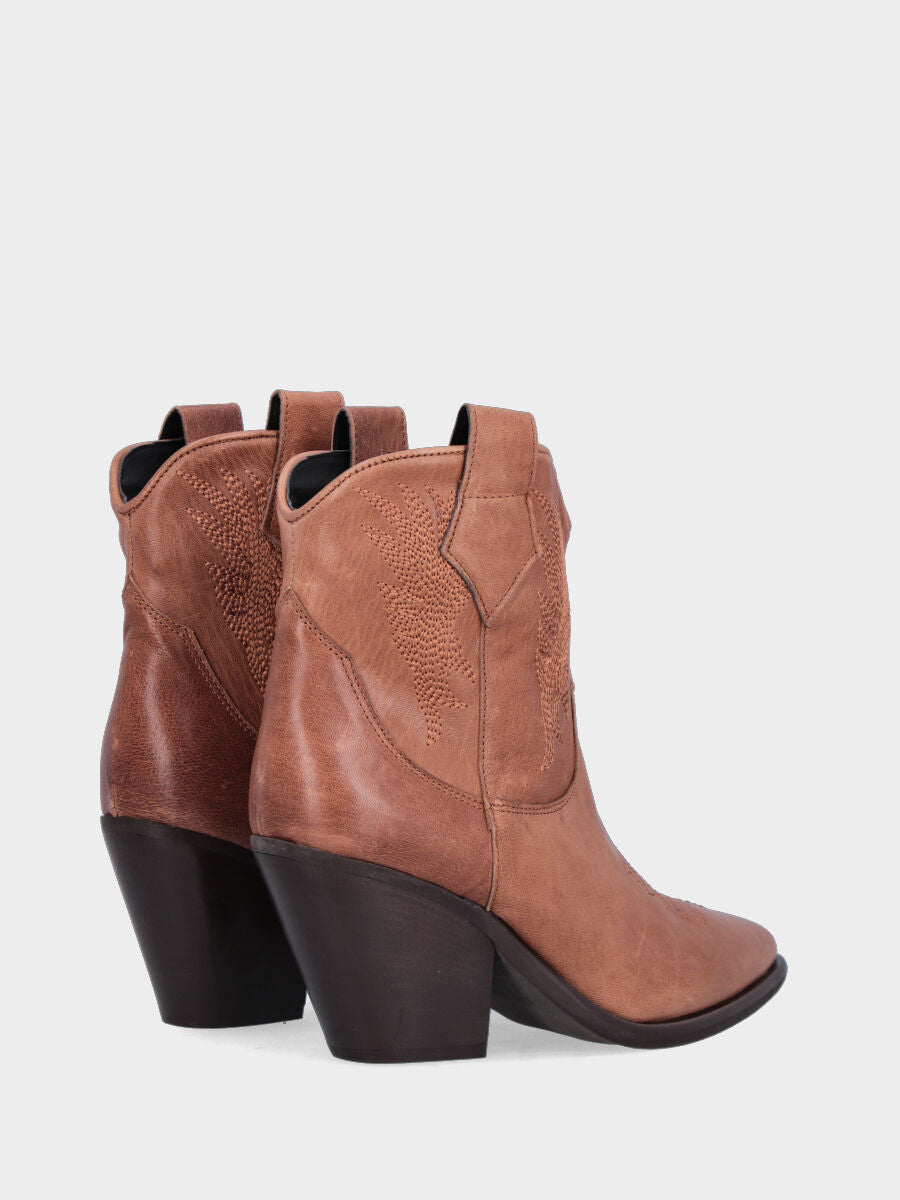 Campero bas beige en cuir avec coutures flambées
