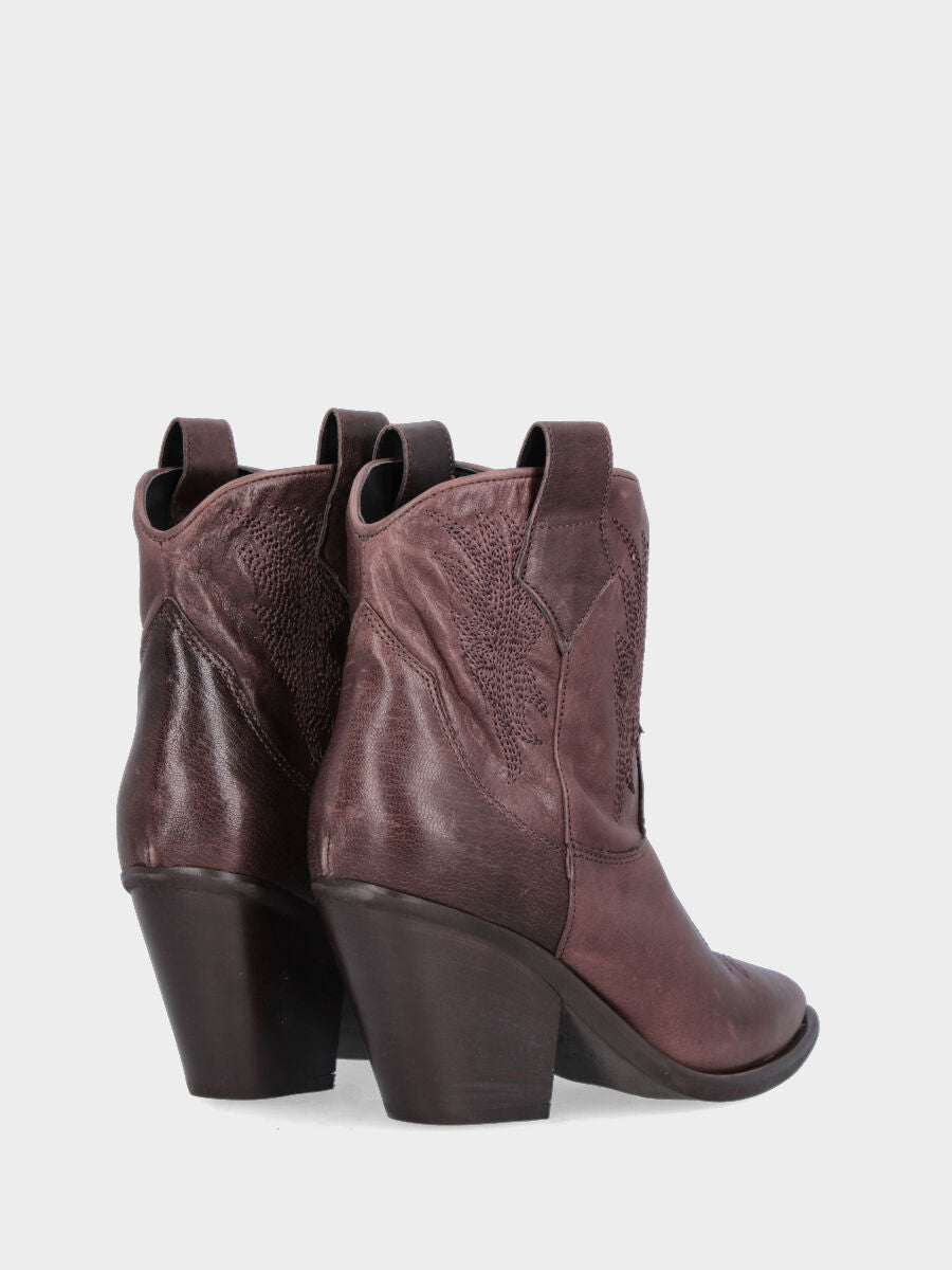 Campero basse marron en cuir avec coutures flambées