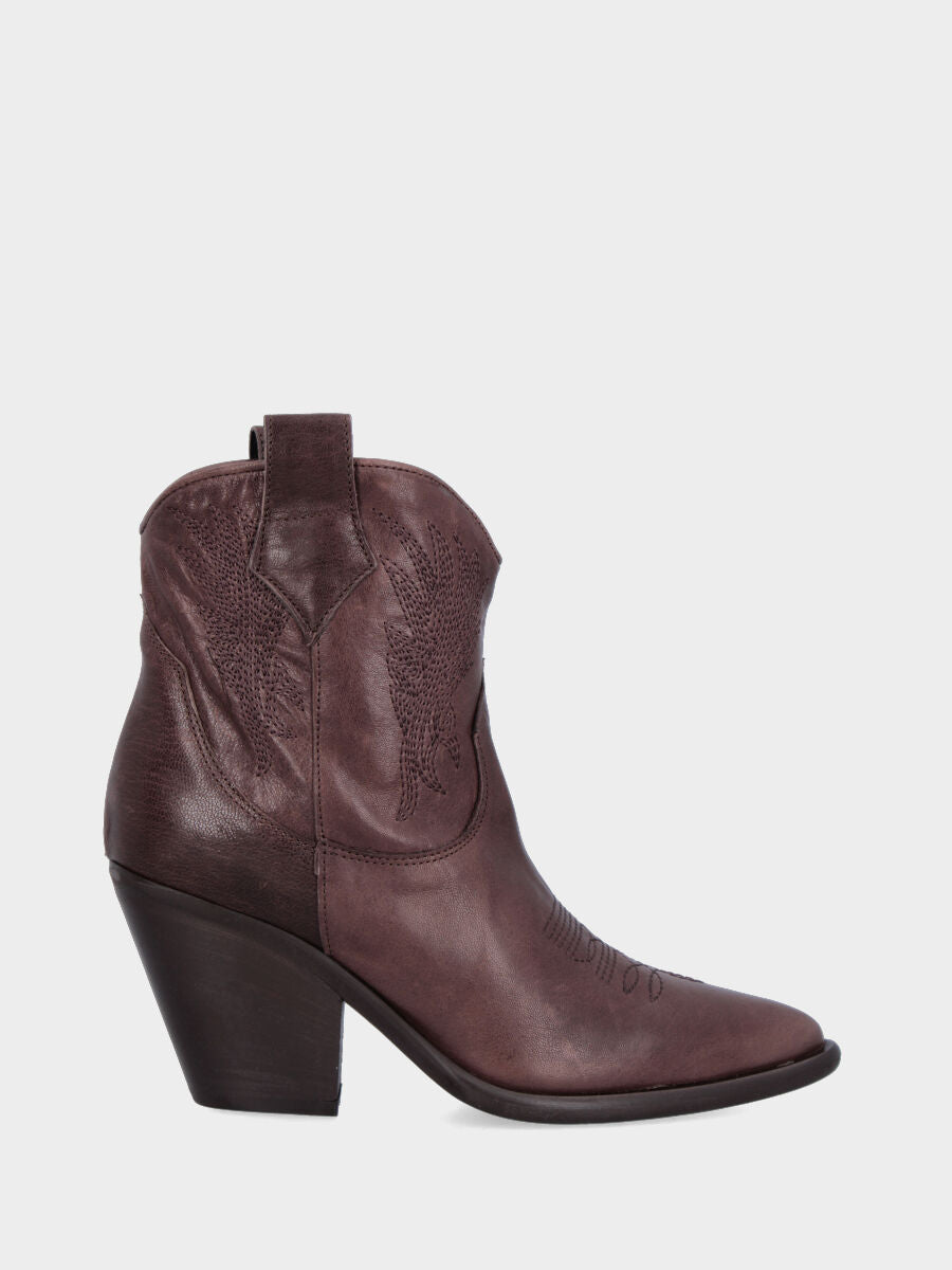 Campero basse marron en cuir avec coutures flambées