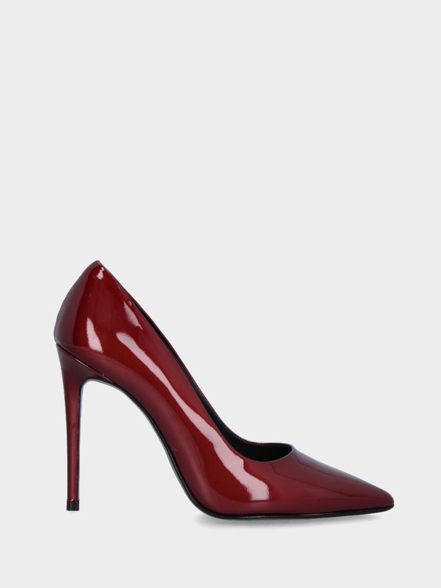 Décolleté rossa in vernice a punta sfilata tacco a stiletto