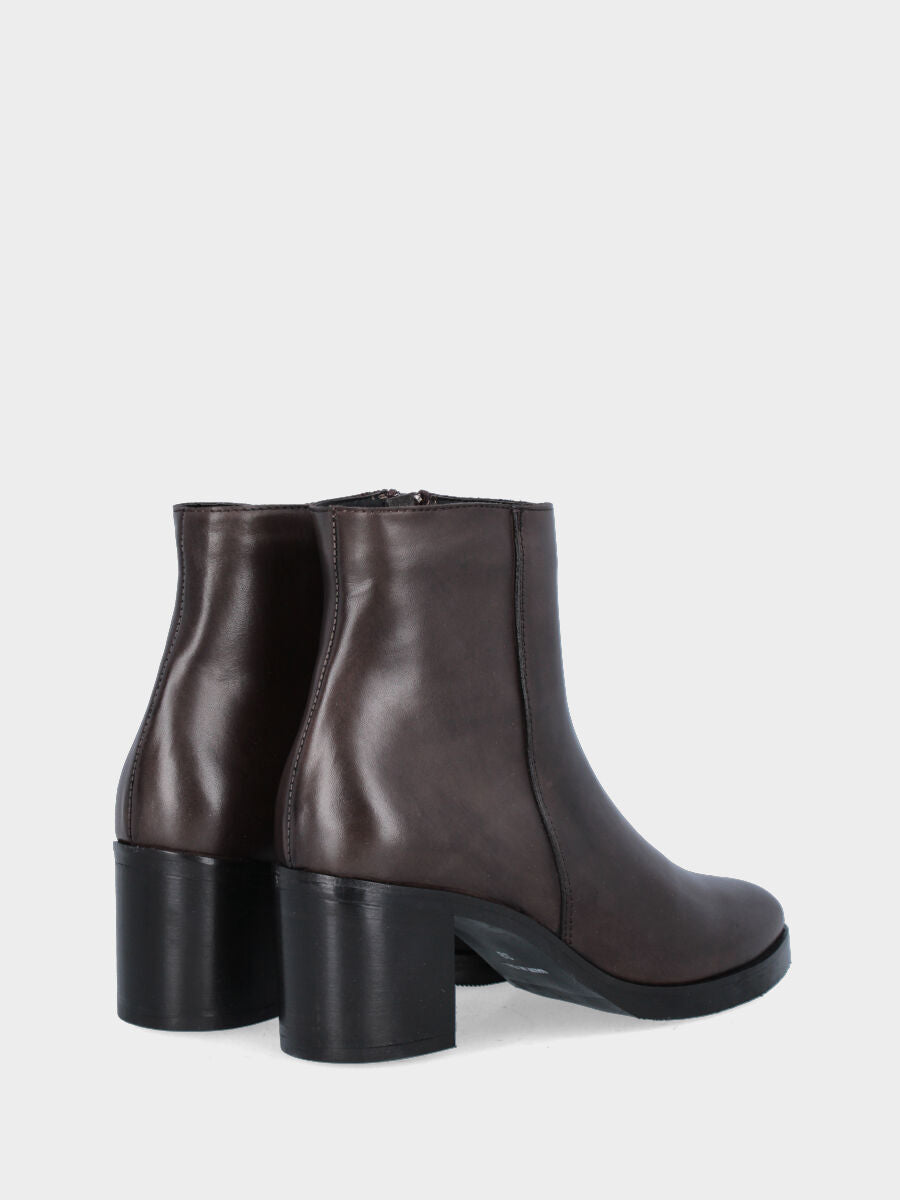 Brown leather ankle boot with side stitching and 50cm heel
