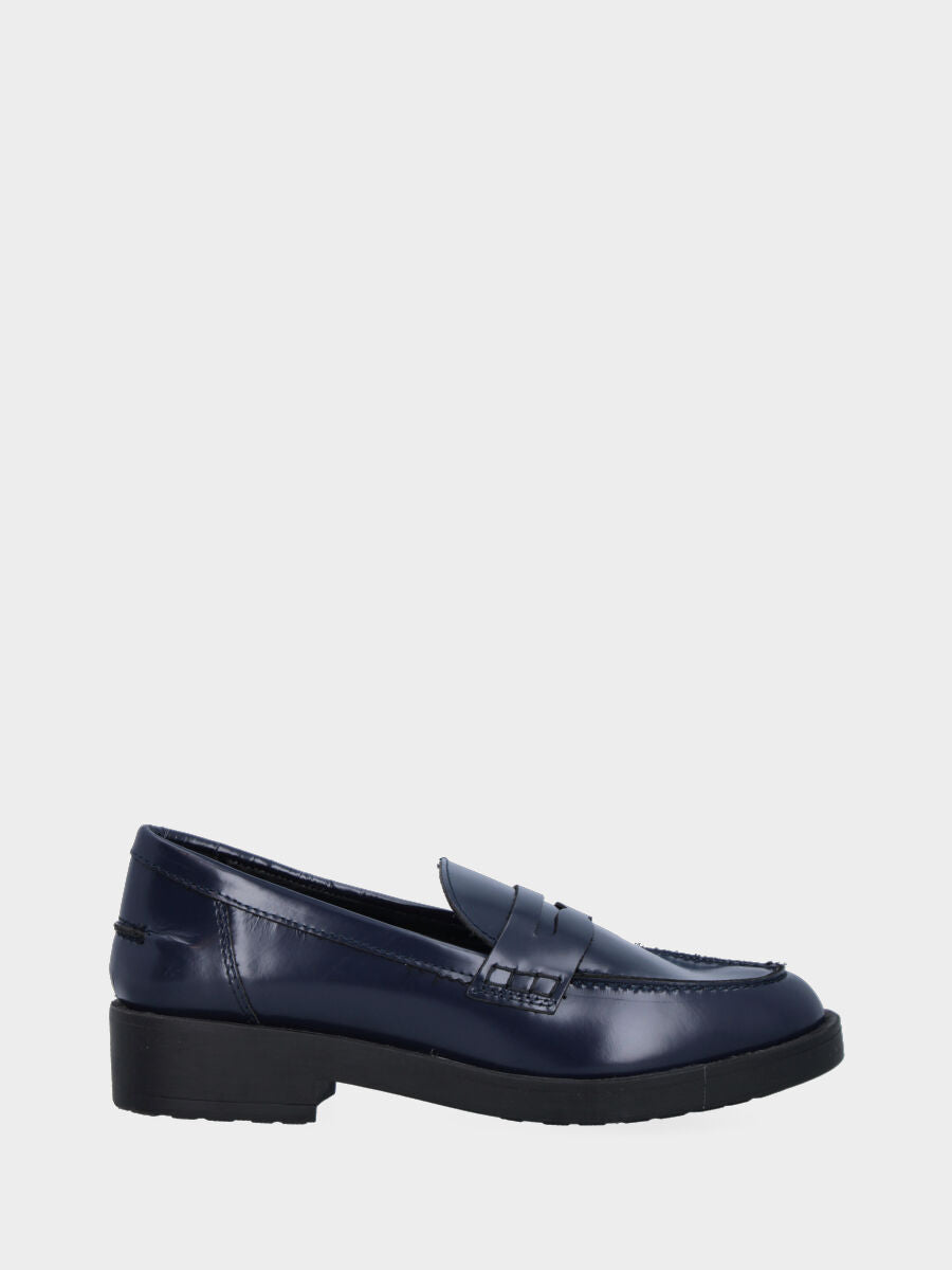 Mocassin bleu en cuir avec couture avant et masque