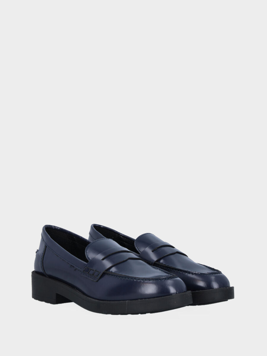 Mocassin bleu en cuir avec couture avant et masque