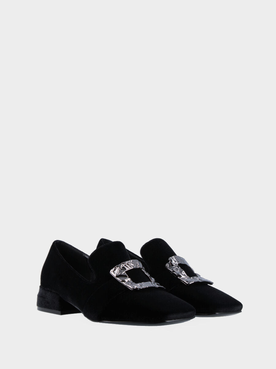 Black velvet slipper with hammered rectangular buckle