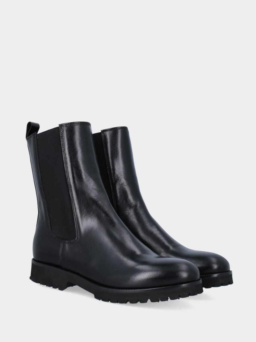 Bottine noire en cuir avec semelle crantée extralégère