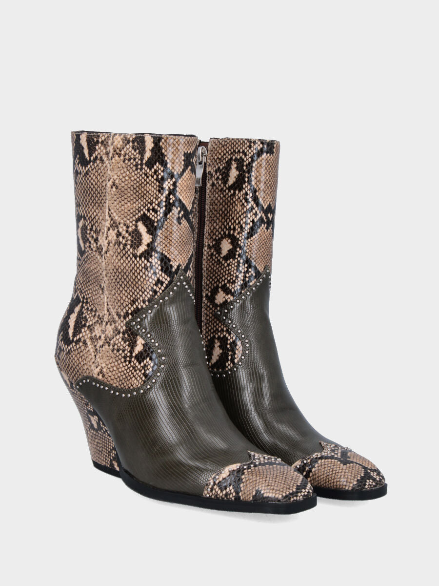 Campero bottine verte en cuir imprimé reptile avec clous
