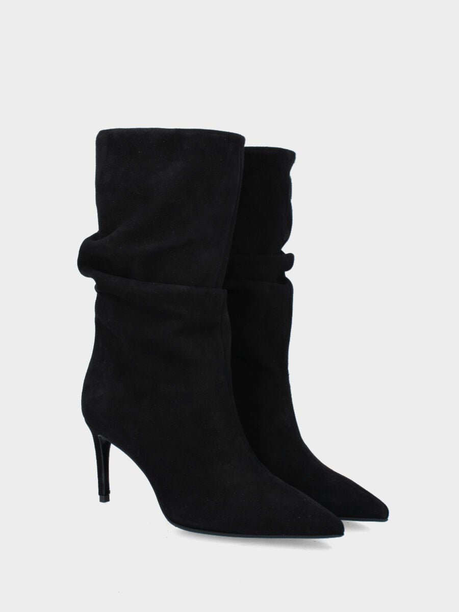 Stivale nero in pelle con gambale goffrato