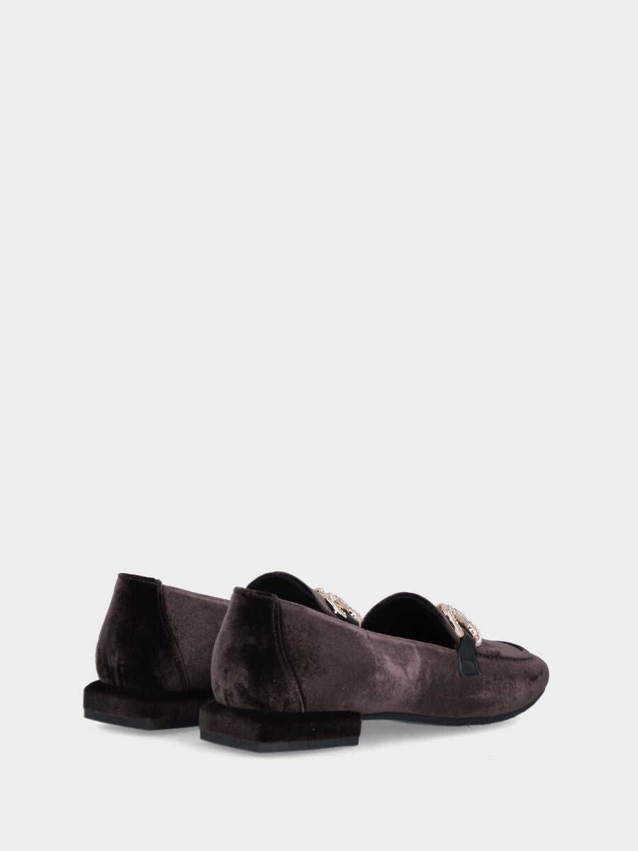 Sandalo monoblocco in vitello rosso con fascia ripiegata