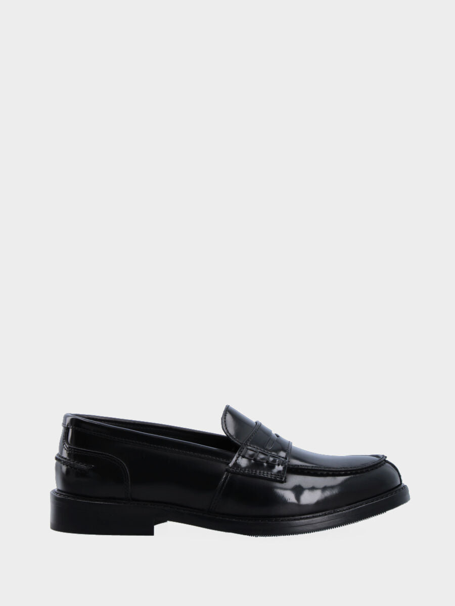 Mocassin noir en cuir modèle collège