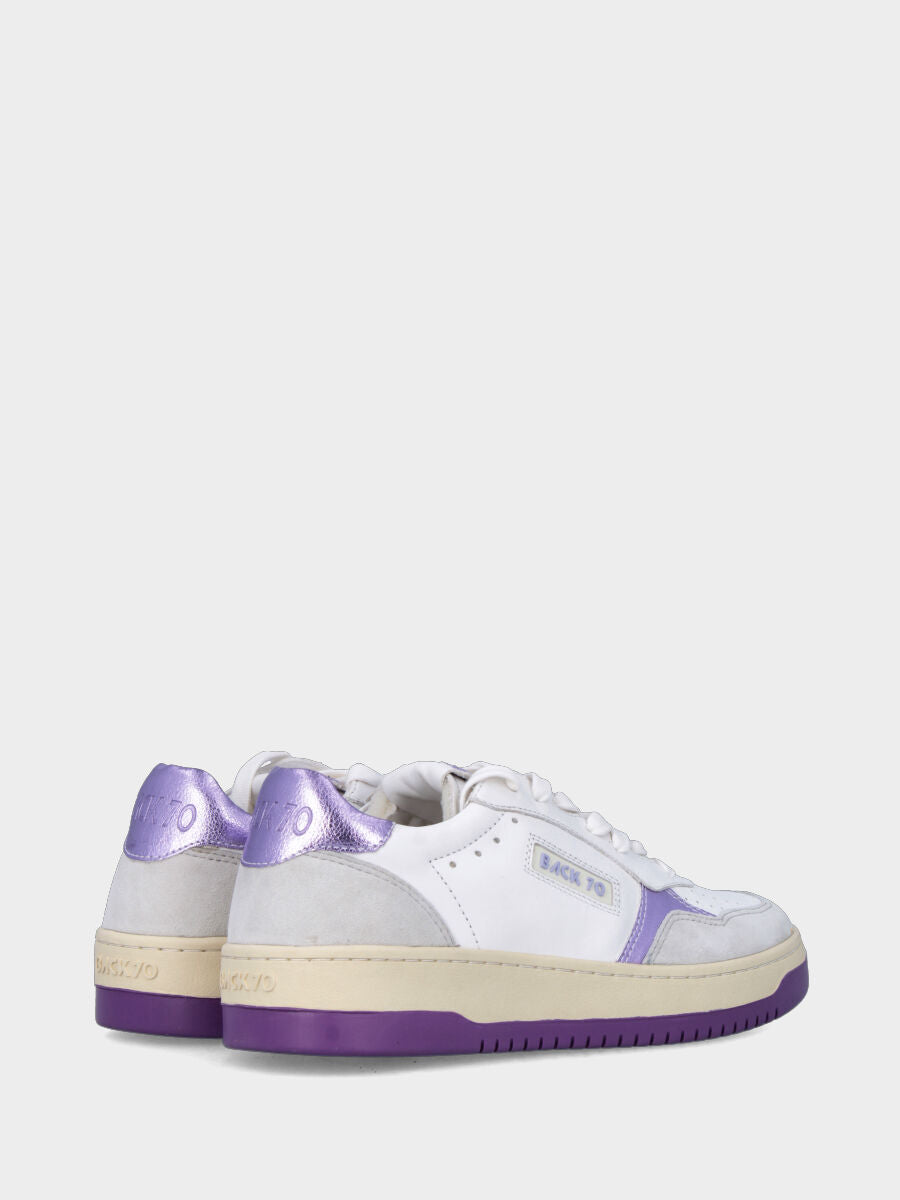 Baskets en veau laminé et suède lilas avec semelle compensée