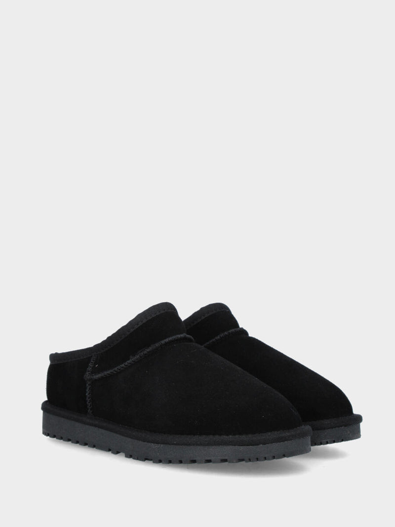 Tronchetto in camoscio nero con platform e interno in montone