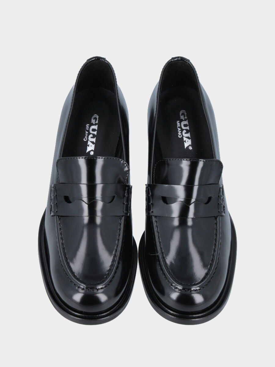 Mocassin en cuir de veau poncé noir avec talon large