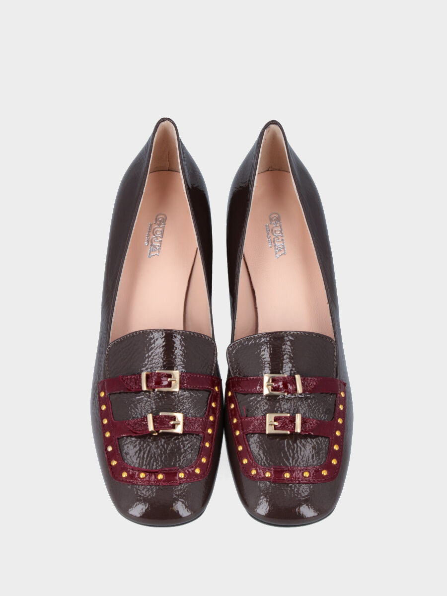 Mocassin en naplak marron avec boucles et clous