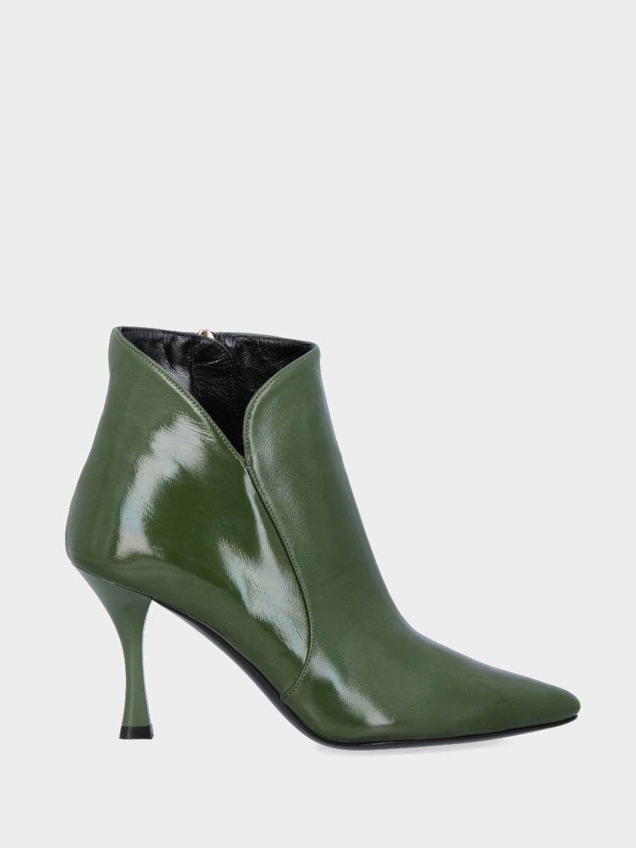 Bottine en vernis vert avec fermeture éclair latérale et talon creux