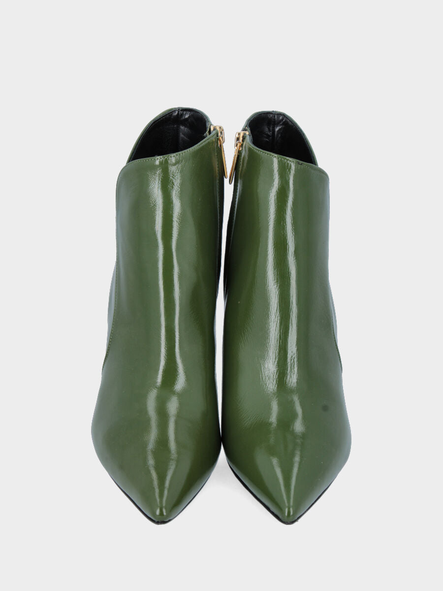 Bottine en vernis vert avec fermeture éclair latérale et talon creux