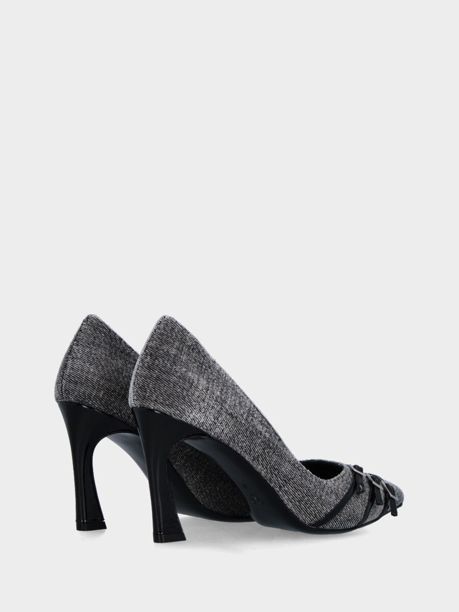 Pumps aus grauem Stoff mit hohlem Absatz und schrägen Riemchen