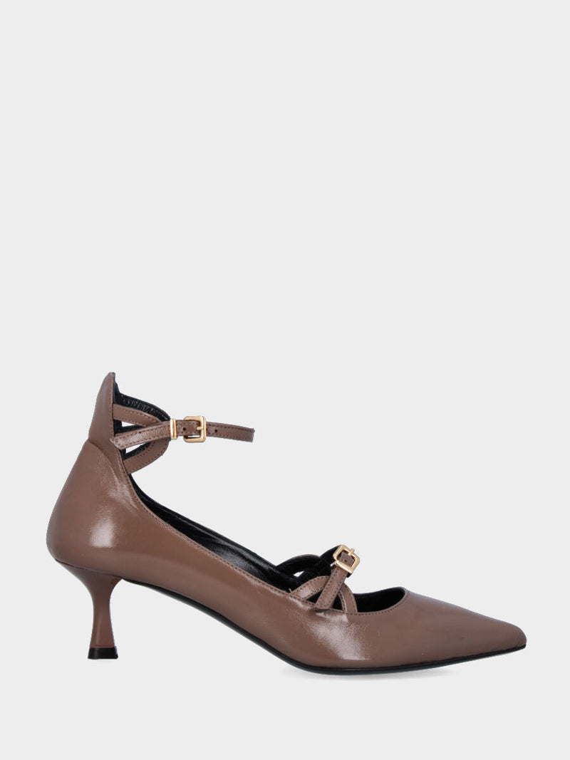 Décolleté in verlux beige con cinturini ad archetti e tacco a calice
