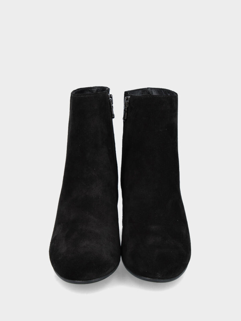 Stivaletto in camoscio nero con tacco largo e cerniera
