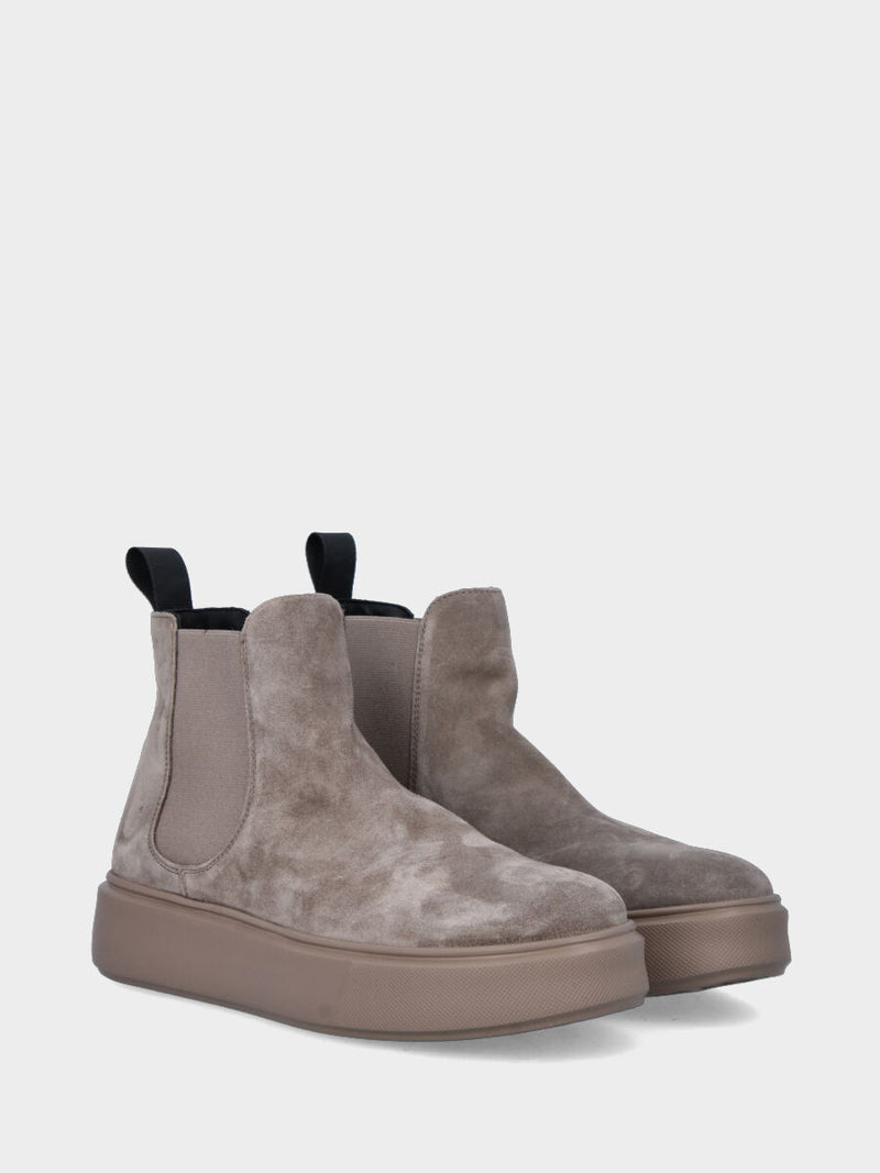 Beatles in camoscio beige con fondo sneaker scatolato e zeppa