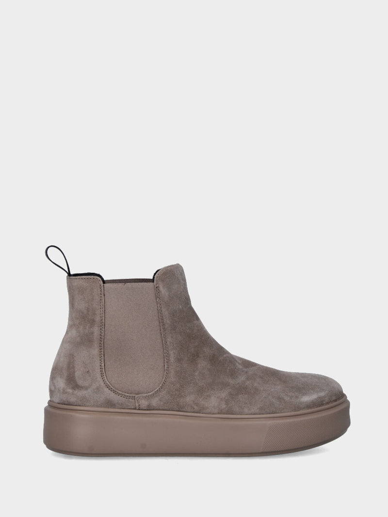 Beatles in camoscio beige con fondo sneaker scatolato e zeppa