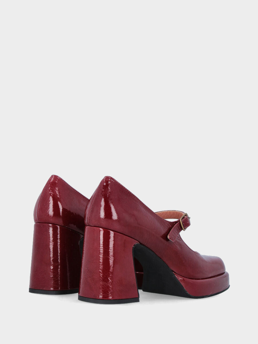 Sandalo monoblocco in vitello rosso con fascia ripiegata