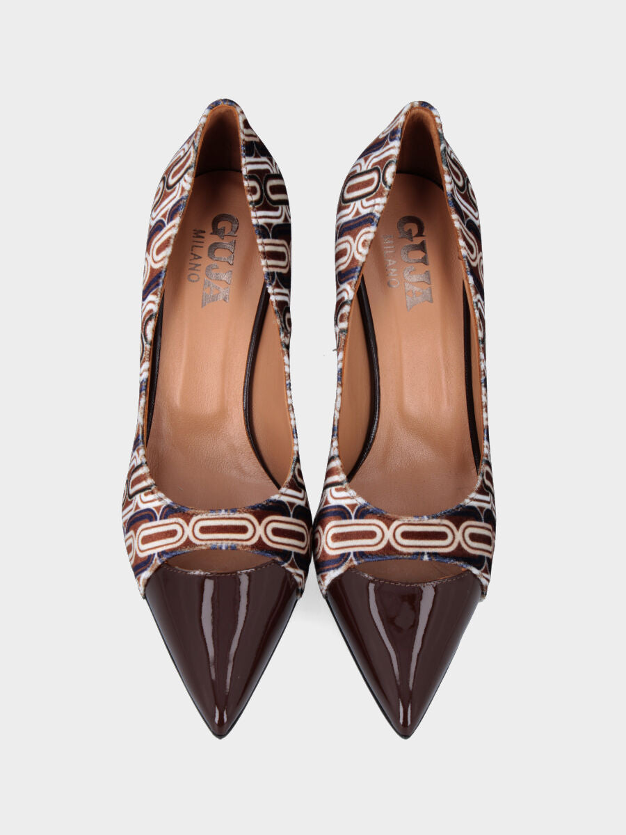 Escarpins en tissu fantaisie marron et bout en verni miroir