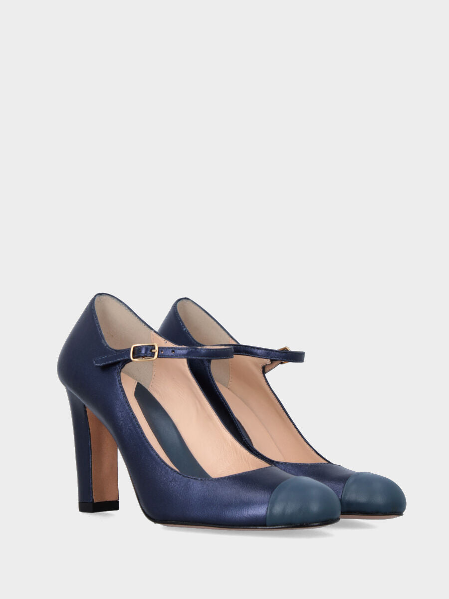 Mary Jane aus blauem Laminat mit Spitze aus himmelblauem Nappaleder