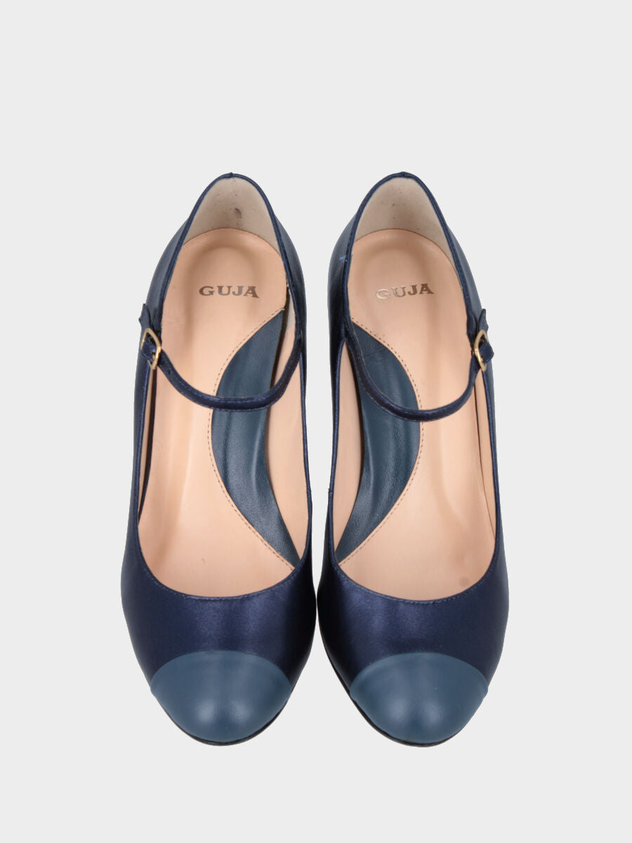 Mary Jane aus blauem Laminat mit Spitze aus himmelblauem Nappaleder